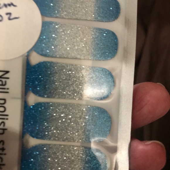 Unbranded Other - Premium polish nail strip 💅 light blue ombré glitter